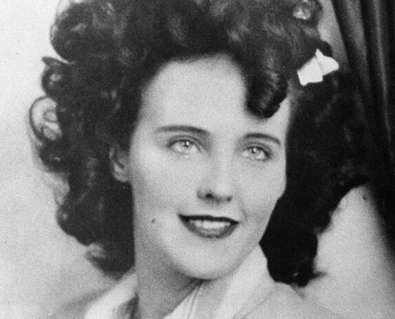 Elizabeth Short - The Black Dahlia - Biographies by Biographics