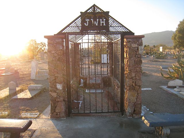 John Wesley Hardin's final resting place. Groknix - Own work, CC BY-SA 3.0
