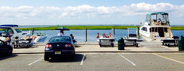 Great South Bay (looking toward Long Island) from Babylon's Gilgo beach, Derekakinnear - Own work, CC BY-SA 4.0