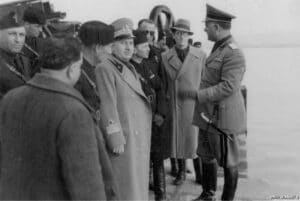 De Pompeis and Cobolli Gigli. On 28 November 1938, in the vicinity of the inaugural ceremony of Carbonia, the Minister of Labor Giuseppe Cobogli Gigli checked the works at the port.